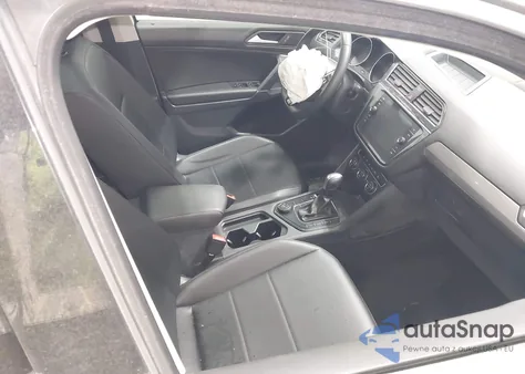 2020 Volkswagen Tiguan 2.0T Se/2.0T Se R-Line Black/2.0T Sel z USA, uszkodzony, nr VIN 3VV2B7AX3LM055004